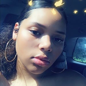 Meet your Posher, Gabriella